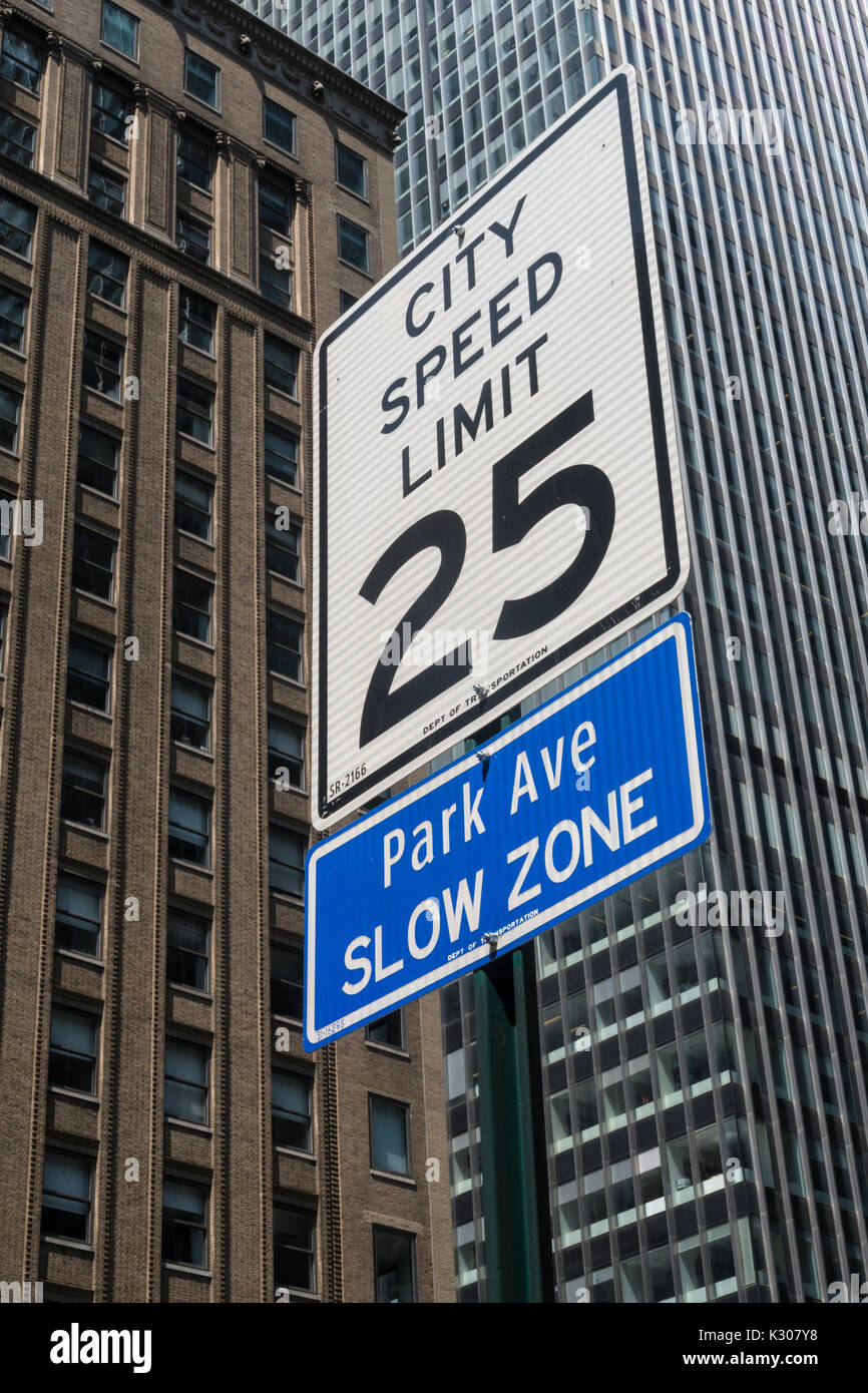 Höchstgeschwindigkeit in der Stadt 25 Zeichen auf der Park Avenue, New York, USA Stockfoto