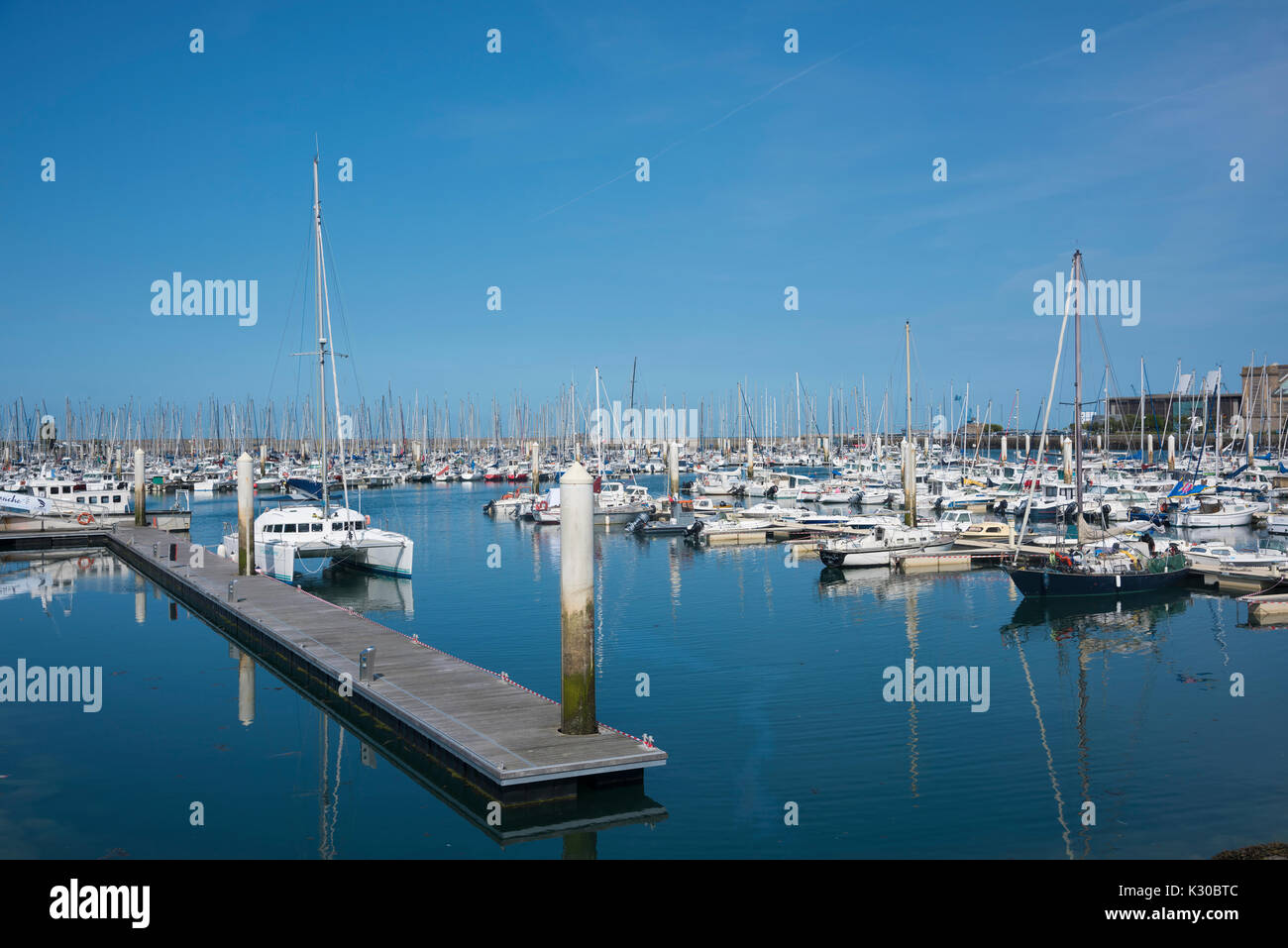 Boote in der Marina, in Cherbourg, Frankreich Stockfoto