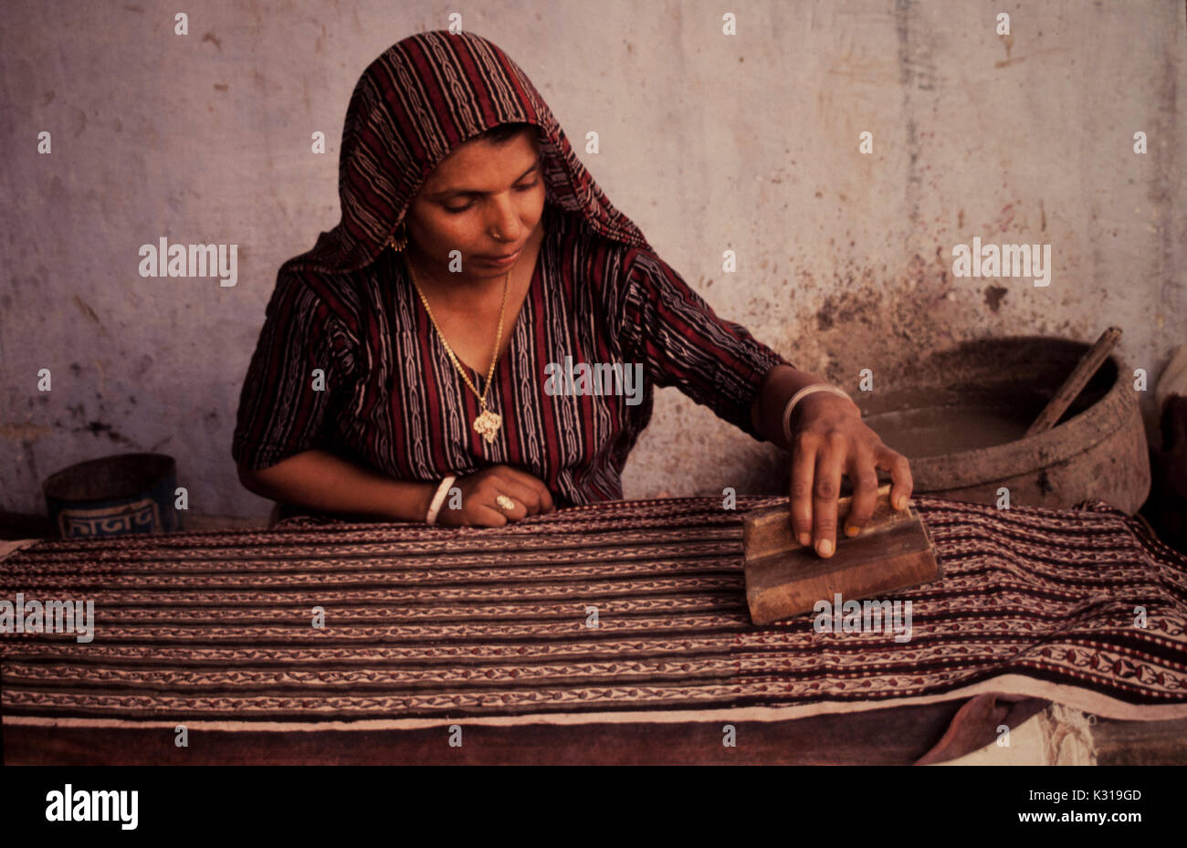 Rajasthan, Frau Block drucken Stockfoto