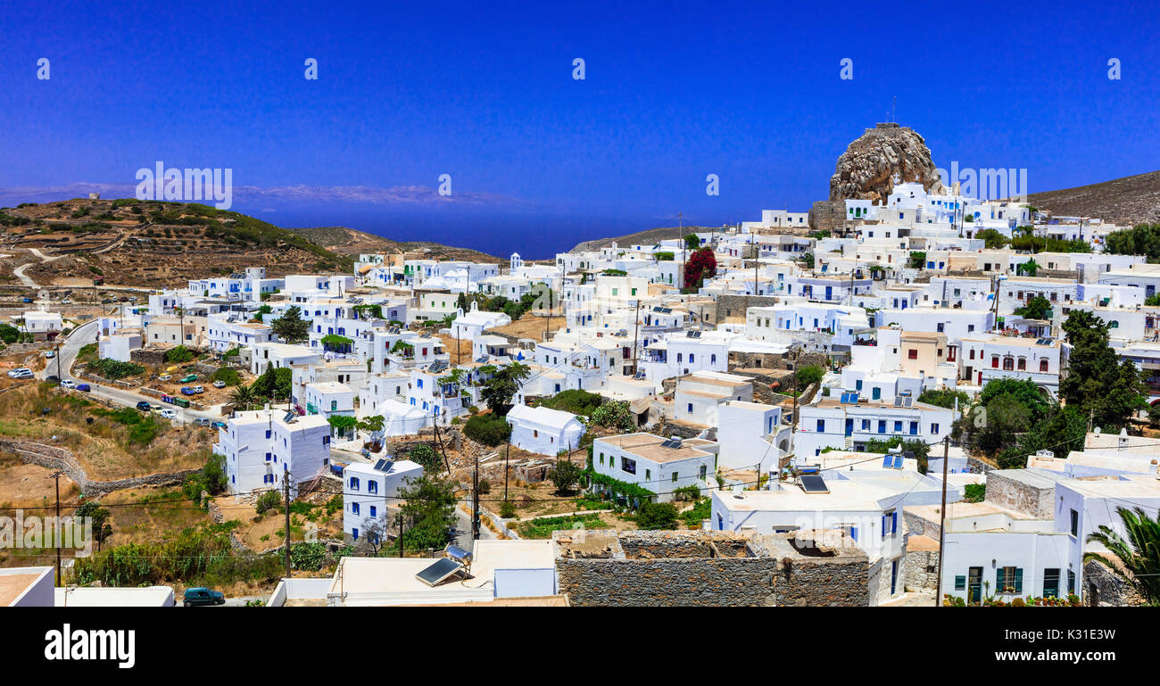 Wunderschöne Insel Amorgos, Ansicht mit traditionellen weißen Häusern, Griechenland. Stockfoto
