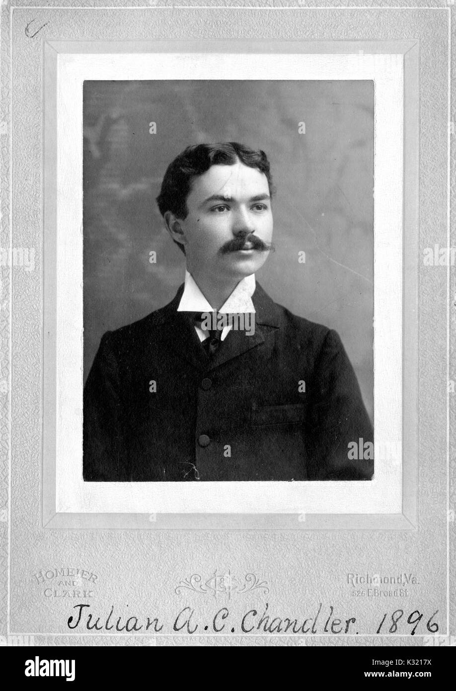 Portrait Foto von Julian Carroll Alvin Krämer, dem ehemaligen Präsidenten des College von William und Mary, während seiner Zeit als Doktorand an der Johns Hopkins University in Baltimore, Maryland, 1896. Stockfoto