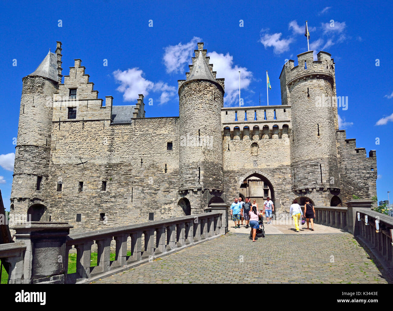 Antwerpen, Belgien. Het steen Schloss - mittelalterliche Festung am Fluss. Antwerpens ältestes Gebäude (12./13 thC) Stockfoto