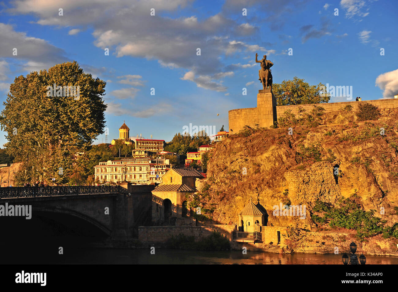 Denkmal über Kura, Stadt von Tiflis, Georgien Stockfoto