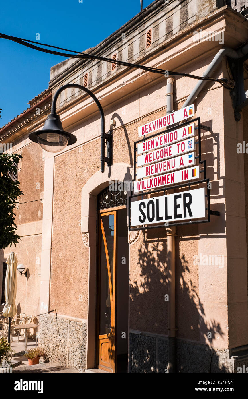 Sóller ist eine Stadt-, Hafen- und Gemeinde an der Westküste von Mallorca ist berühmt für seine Eisenbahn, auf den Balearischen Inseln in Spanien. Stockfoto