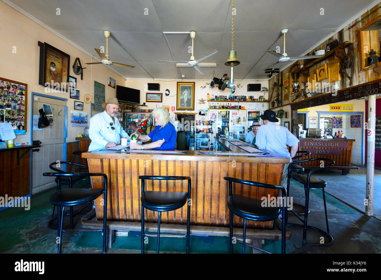 Bar des historischen Einasleigh Hotels aus der Goldrauschzeit, Einasleigh, Queensland, QLD, Australien Stockfoto