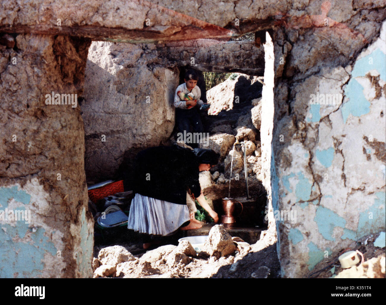 ENDEGI EDAME DARAD aka UND DAS LEBEN GEHT WEITER Datum: 1991 Stockfoto