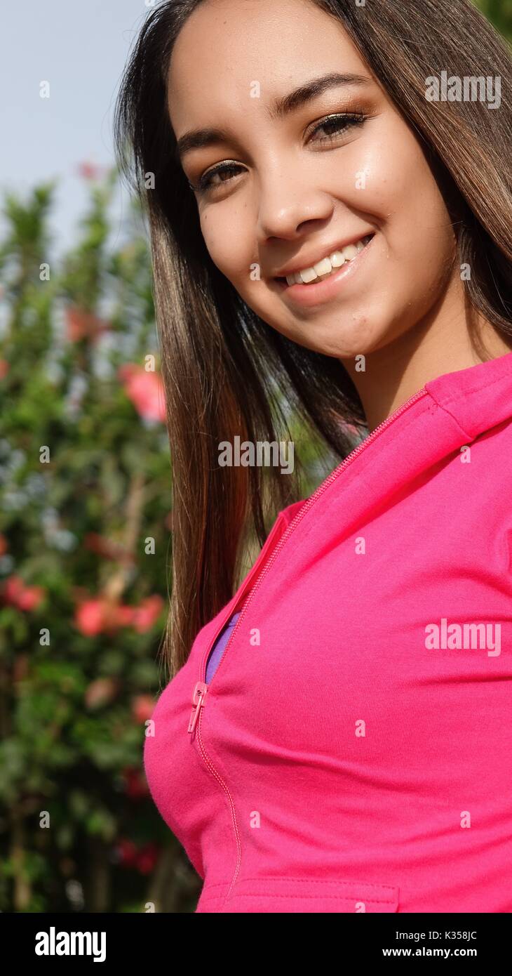 Hübsche Teenager lächelnd Stockfoto
