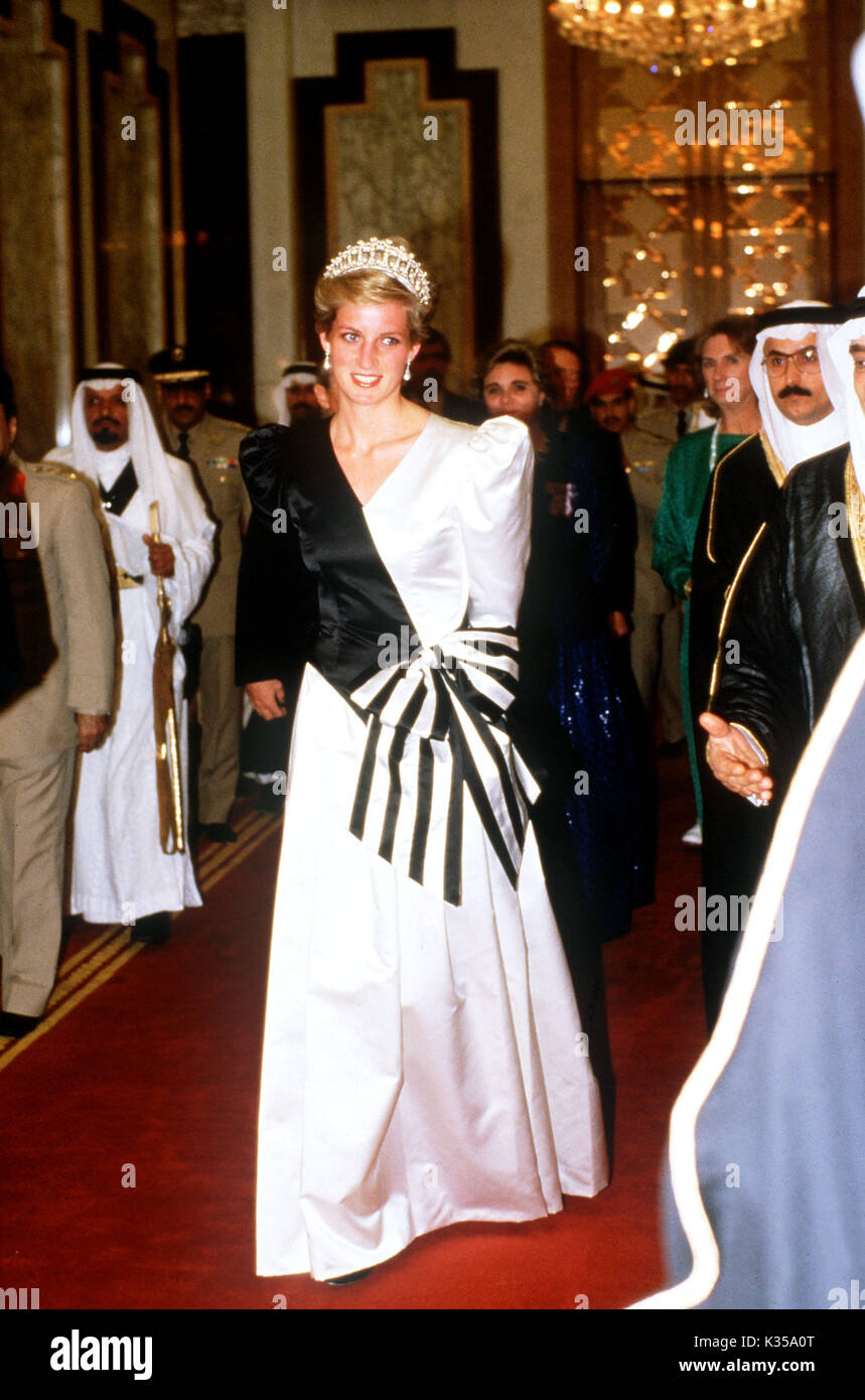 Foto © Alpha 026297 17/11/1986 Prinzessin Diana und König Fadh an Yamarah Palace in Saudi-Arabien bei einer Tour durch den Nahen Osten gutgeschrieben. Stockfoto