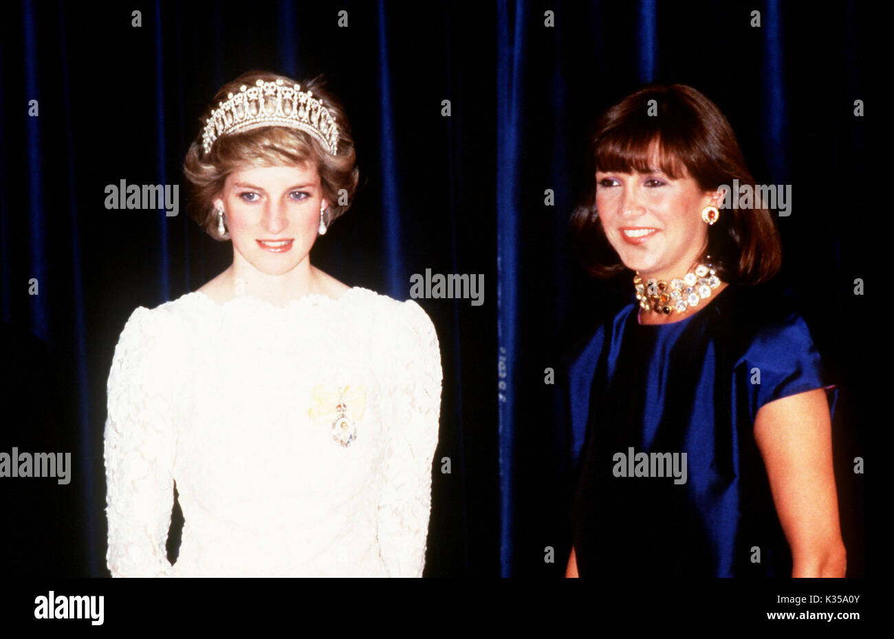 Foto © Alpha 026297 05/1986 Prinzessin Diana und Frau Mulroney im Regency Ballroom in Vancouver, Kanada, gutgeschrieben. Stockfoto
