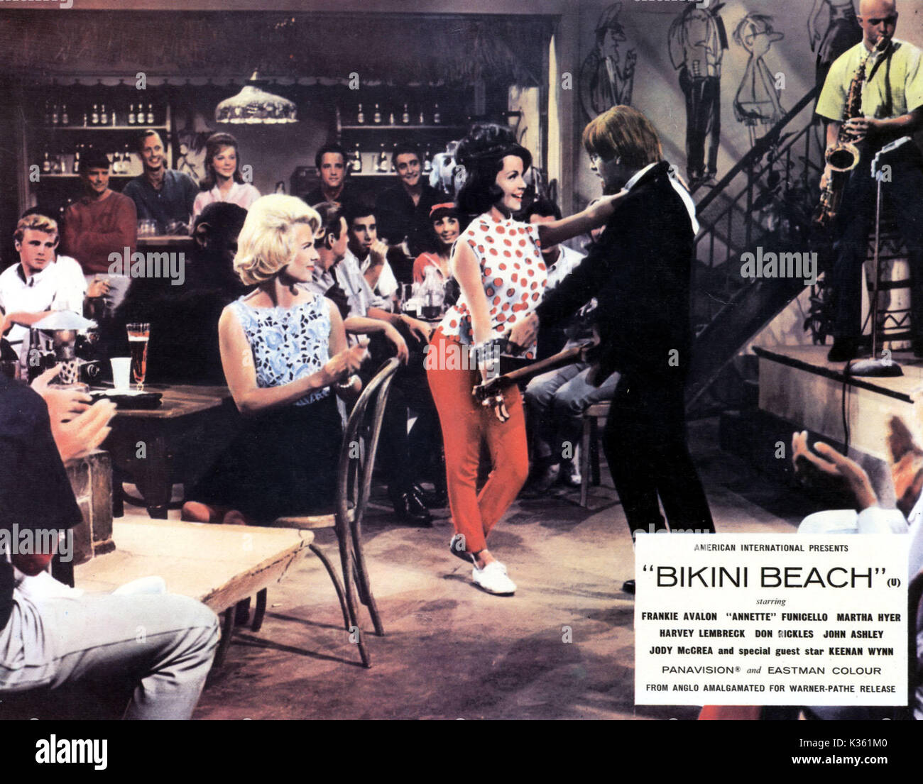 Bikini beach movie Fotos und Bildmaterial in hoher Auflösung Alamy