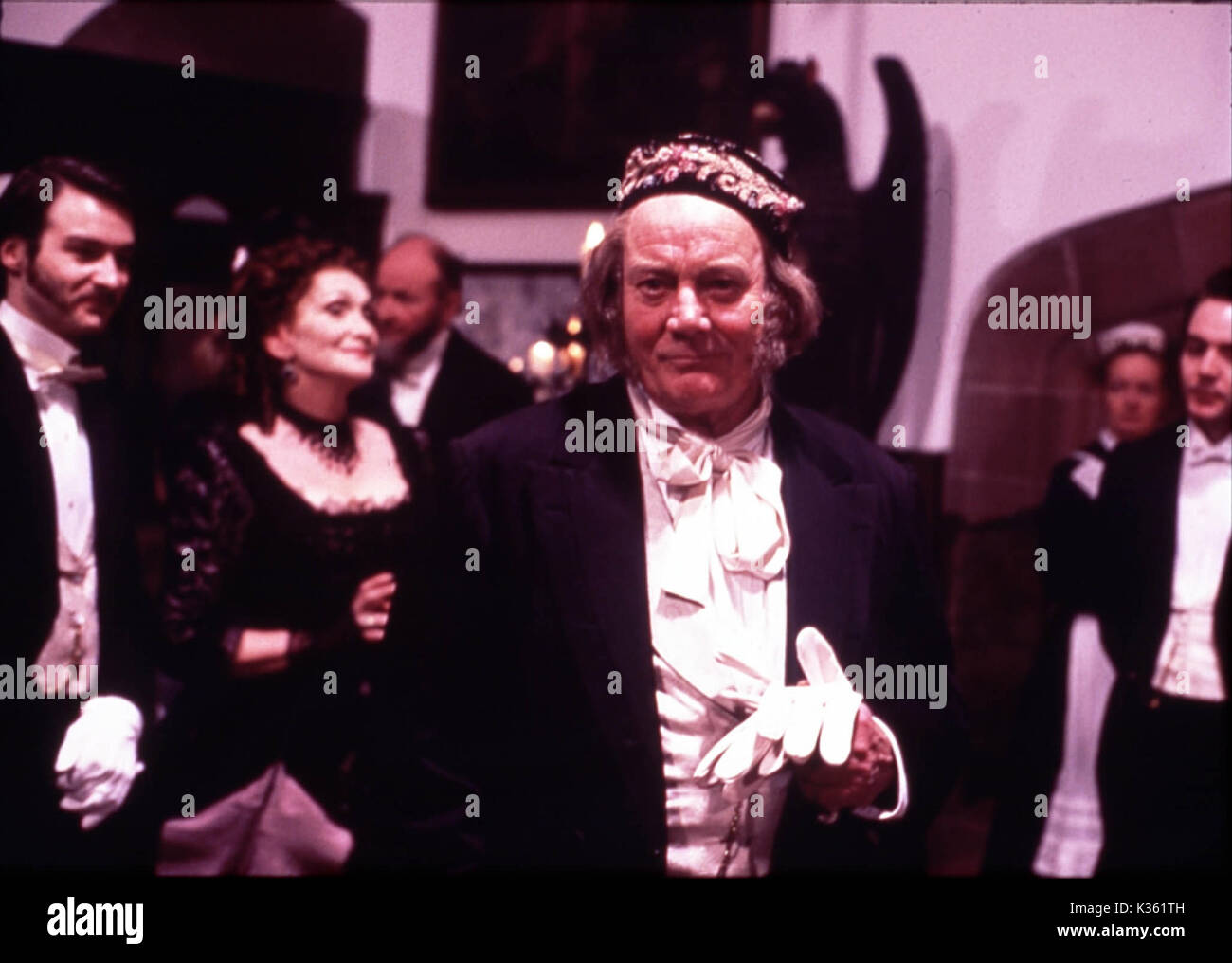 Die schwarze Kerze Denholm Elliott Datum: 1991 Stockfoto