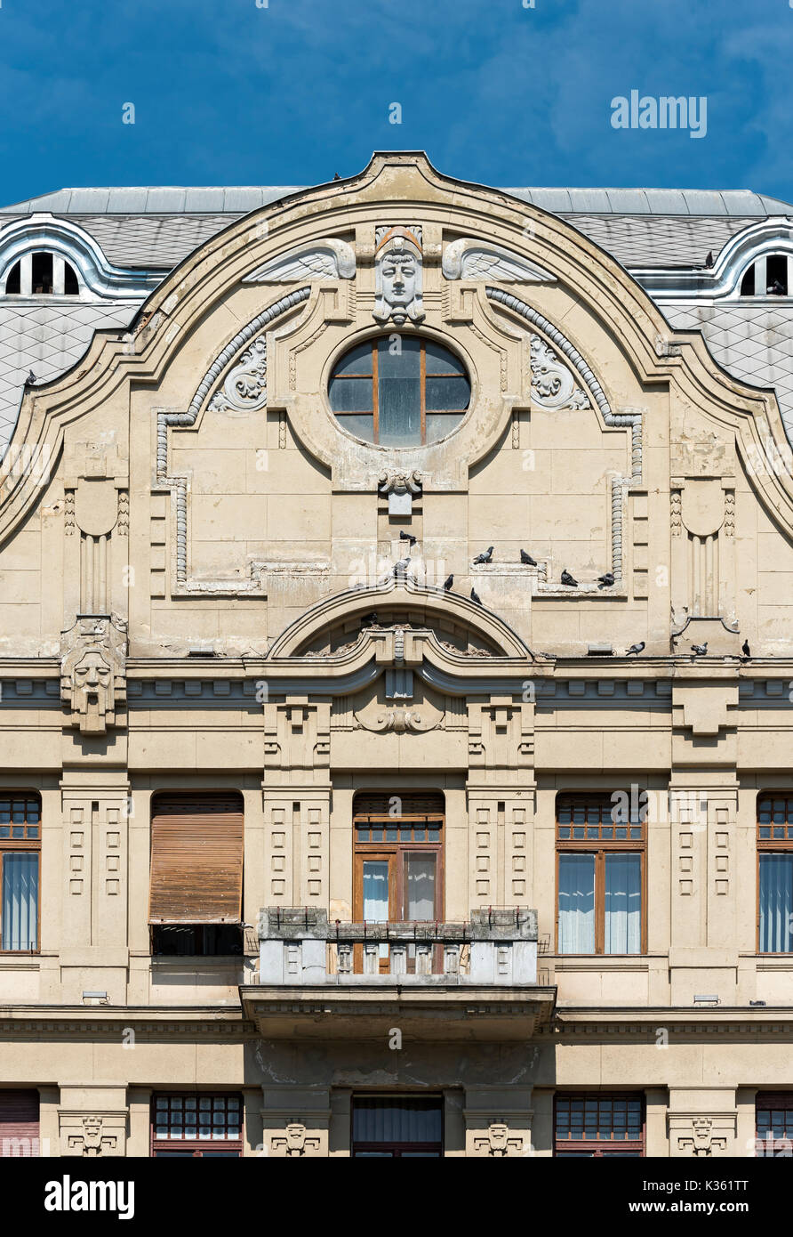 Detail der Gebäude der Polytechnischen Universität (Lloyd Palace) am Platz des Sieges, Timisoara, Rumänien Stockfoto