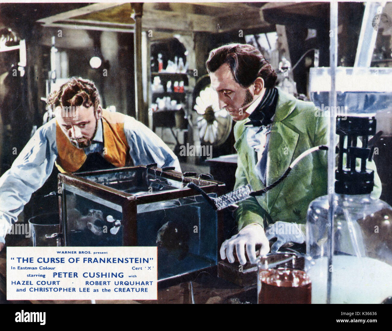 Der Fluch VON FRANKENSTEIN ROBERT URQUHART UND PETER CUSHING EIN HAMMER FILM PRODUKTION Datum: 1957 Stockfoto