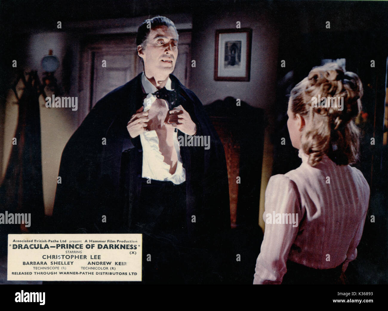 DRACULA: PRINCE OF DARKNESS HAMMER FILM PRODUCTIONS LTD. Christopher Lee, SUZAN FARMER Datum: 1966 Stockfoto