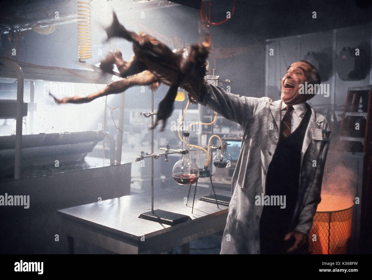 GREMLINS 2: DIE NEUE CHARGE CHRISTOPHER LEE Datum: 1990 Stockfoto
