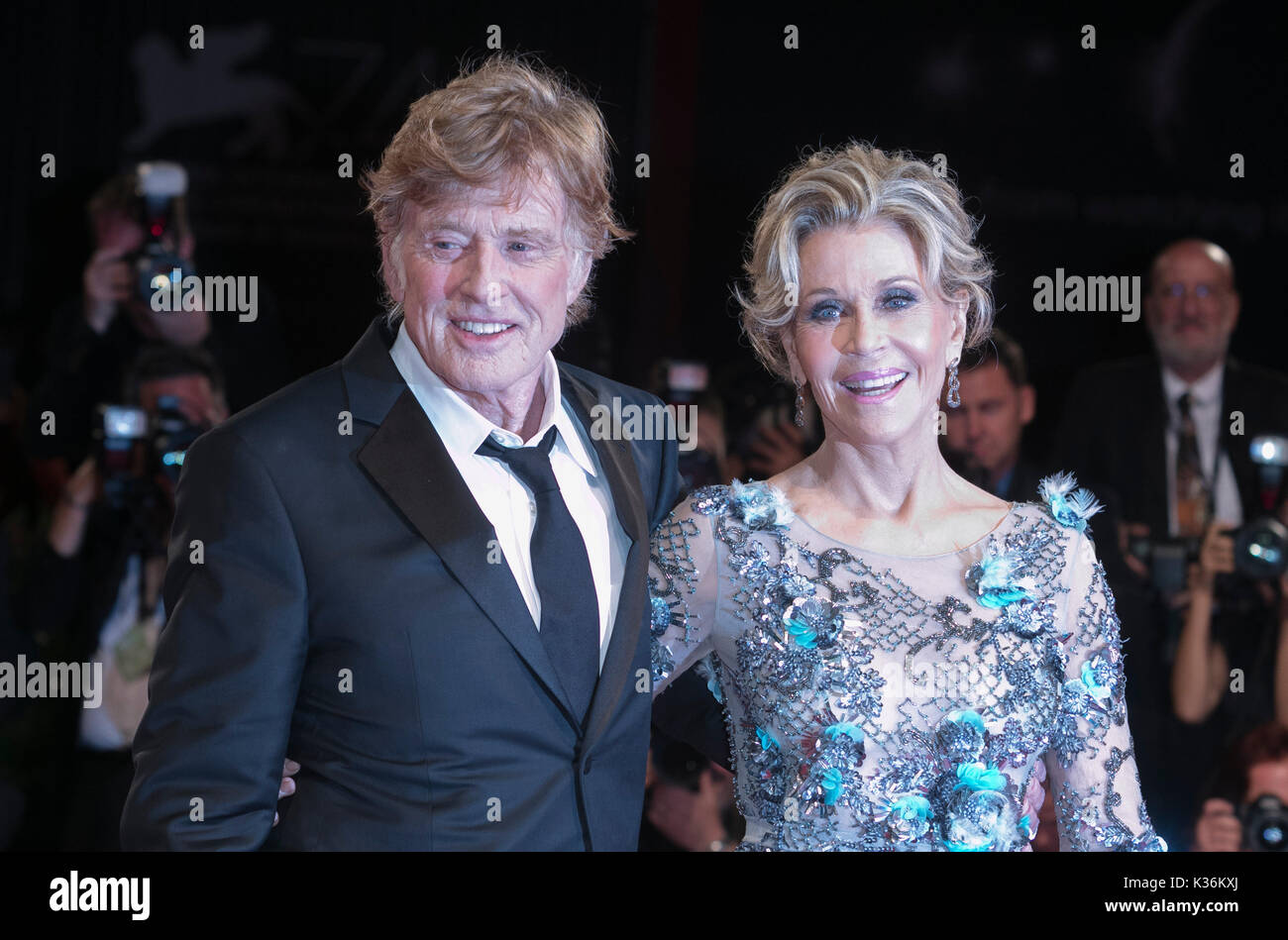 Venedig, Italien. 01 Sep, 2017. Robert Redford und Jane Fonda Besuchen die Premiere von "Unsere Seelen in der Nacht "Das 74. Filmfestival von Venedig Palazzo del Cinema in Venedig, Italien, am 01. September 2017. - Keine LEITUNG SERVICE - Foto: Hubert Boesl Stockfoto