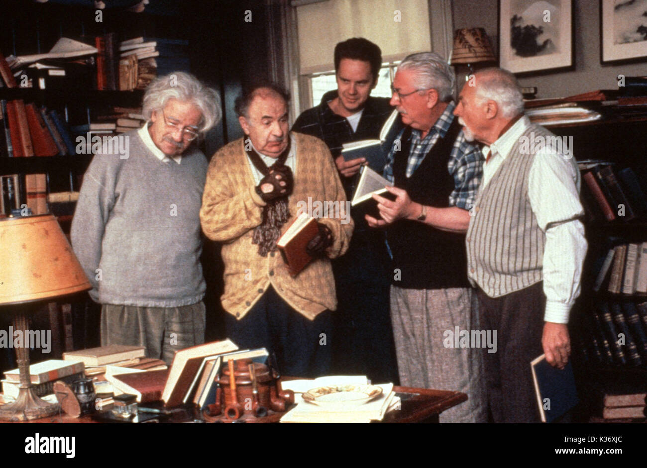 IQ PARAMOUNT PICTURES WALTHER MATTHAU Links wie Einstein, Tim Robbins Zentrum Datum: 1994 Stockfoto