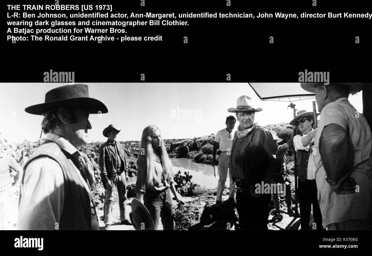 Der Zug RÄUBER L-R, Ben Johnson,, ANN MARGARET, [?], JOHNWAYNE, Regisseur BURT KENNEDY, Kameramann BILL TEXTILHÄNDLER. Stockfoto