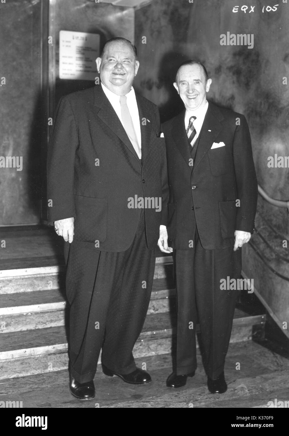 OLIVER HARDY UND STAN LAUREL IN DEN FRÜHEN 1950S Stockfoto