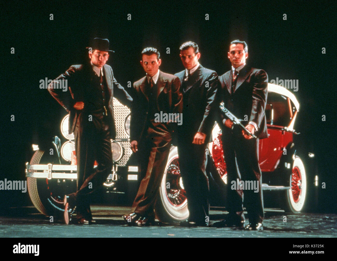 MOBSTERS (US 1991) UNIVERSAL PICTURES Costas Mandylor, wie Frank Costello, CHRISTIAN SLATER als 'Lucky' Luciano, Patrick Dempsey, wie Meyer Lansky, RICHARD GRIECO als Bugsy Siegel Datum: 1991 Stockfoto
