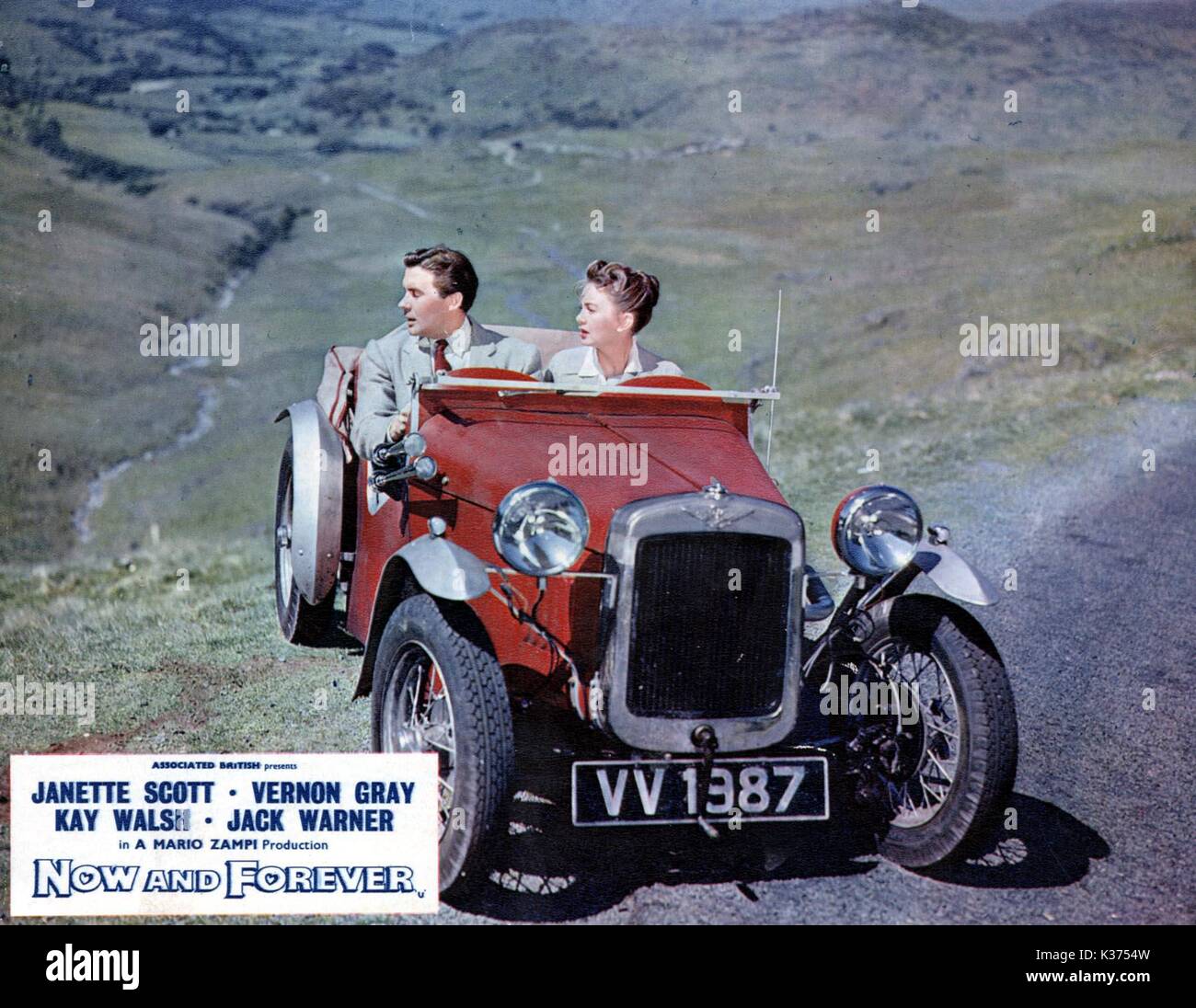 Jetzt UND FÜR IMMER Vernon Grau und Janette Scott MOTORCARS: AUSTIN SEVEN Datum: 1955 Stockfoto
