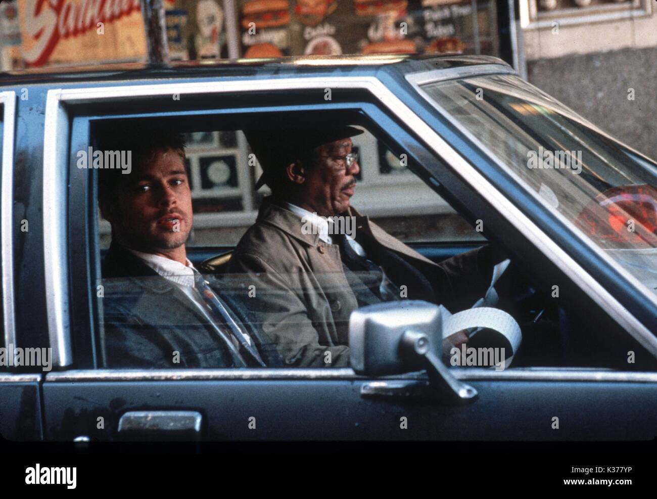 SEVEN BRAD PITT ANS MORGAN FREEMAN SEVEN BRAD PITT ANS MORGAN FREEMAN Datum: 1995 Stockfoto