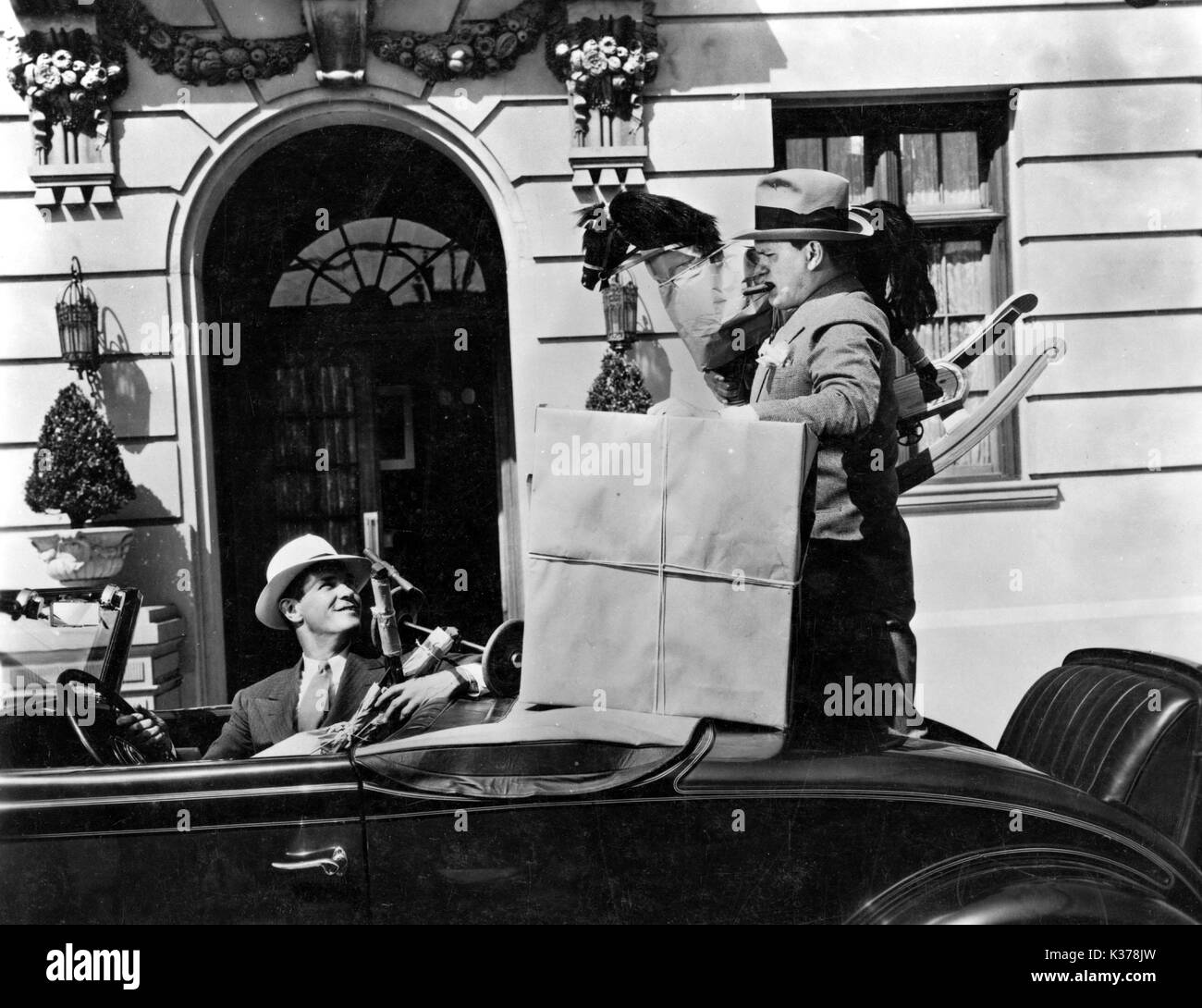 Seide HAT KID L-R, Lew Ayres, WARREN HYMER Stockfoto