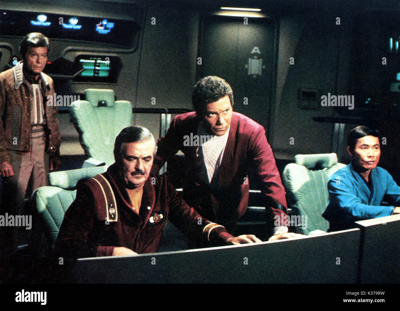 STAR TREK 3 AUF DER SUCHE NACH SPOCK L-R, DE FOREST KELLEY, James Doohan, William Shatner, GEORGE TAREI Stockfoto