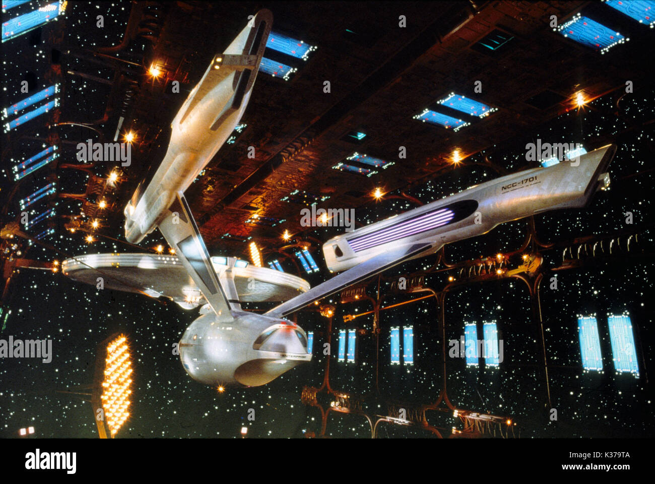 Starship Enterprise And Star Trek Fotos Und Bildmaterial In Hoher starship-enterprise-and-star-trek-fotos-und-bildmaterial-in-hoher