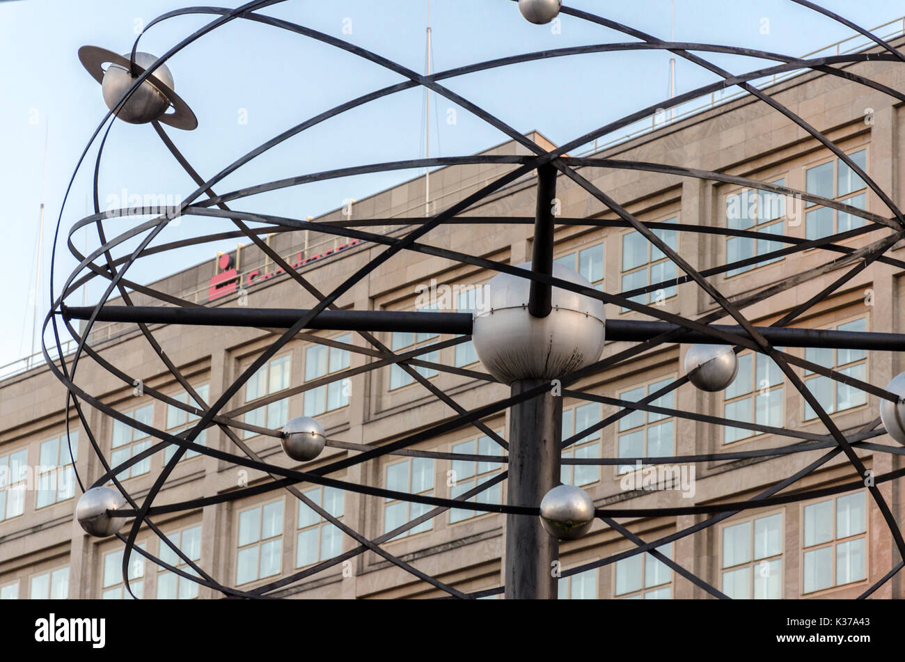 Detail der Weltzeituhr, Urania-Weltzeituhr, Alexanderplatz, Berlin, Deutschland Stockfoto