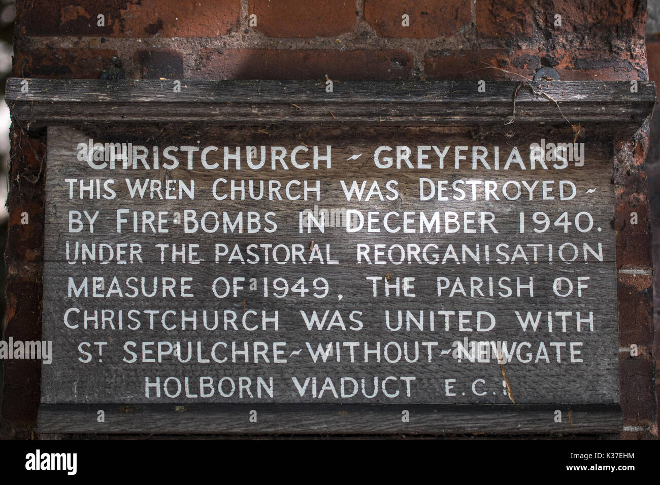 London, Großbritannien - 11 August 2017: eine Gedenktafel an der historischen Christchurch greyfriars in der City von London, am 11. August 2017. Stockfoto