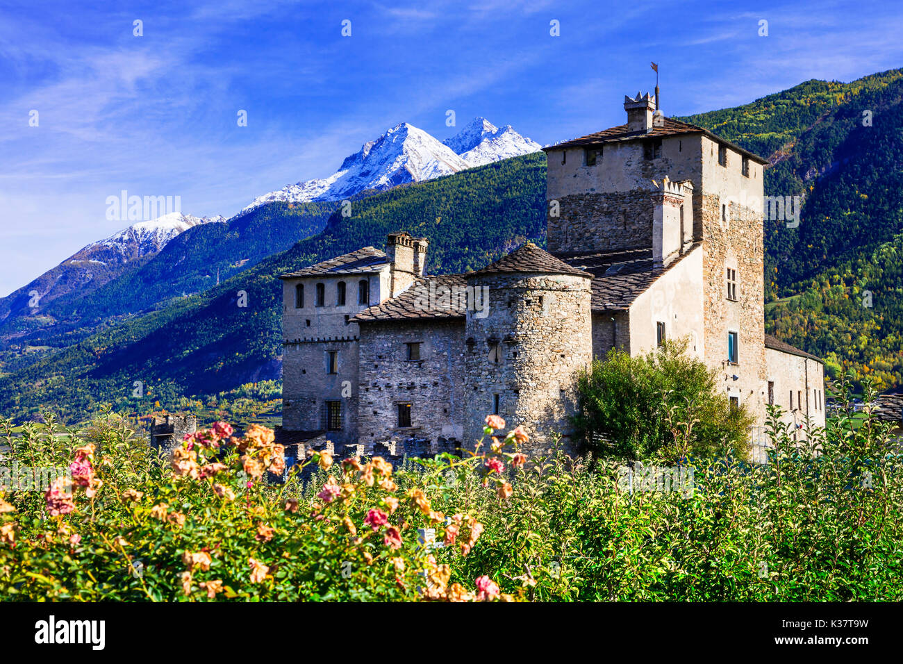 Beeindruckende Sarriod de la Tour schloss, Valle d'Aosta, Italien. Stockfoto
