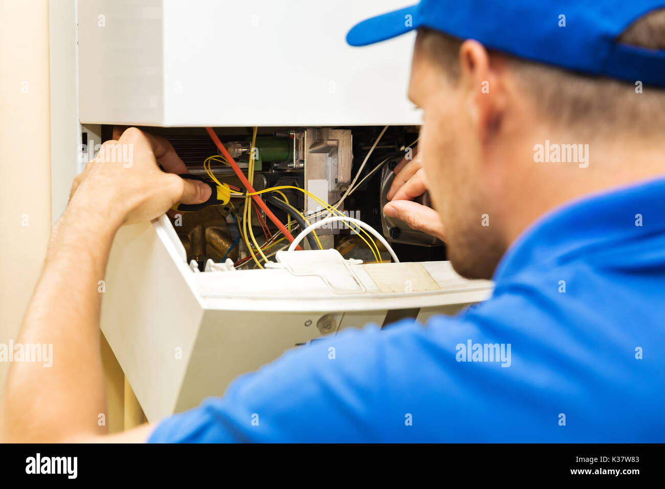 Wartung Service Techniker arbeiten mit Home gas Heizkessel Stockfoto