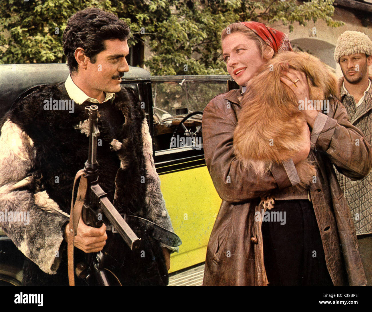 Die GELBE ROLLS ROYCE L-R Omar Sharif, Ingrid Bergman Stockfoto