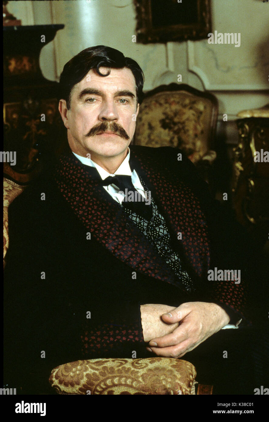 102 BOULEVARD HAUSSMANN ALAN BATES ALS MARCEL PROUST EIN BBC-FERNSEHFILM 102 BOULEVARD HAUSSMANN ALAN BATES ALS MARCEL PROUST EIN BBC-FERNSEHFILM Datum: 1991 Stockfoto