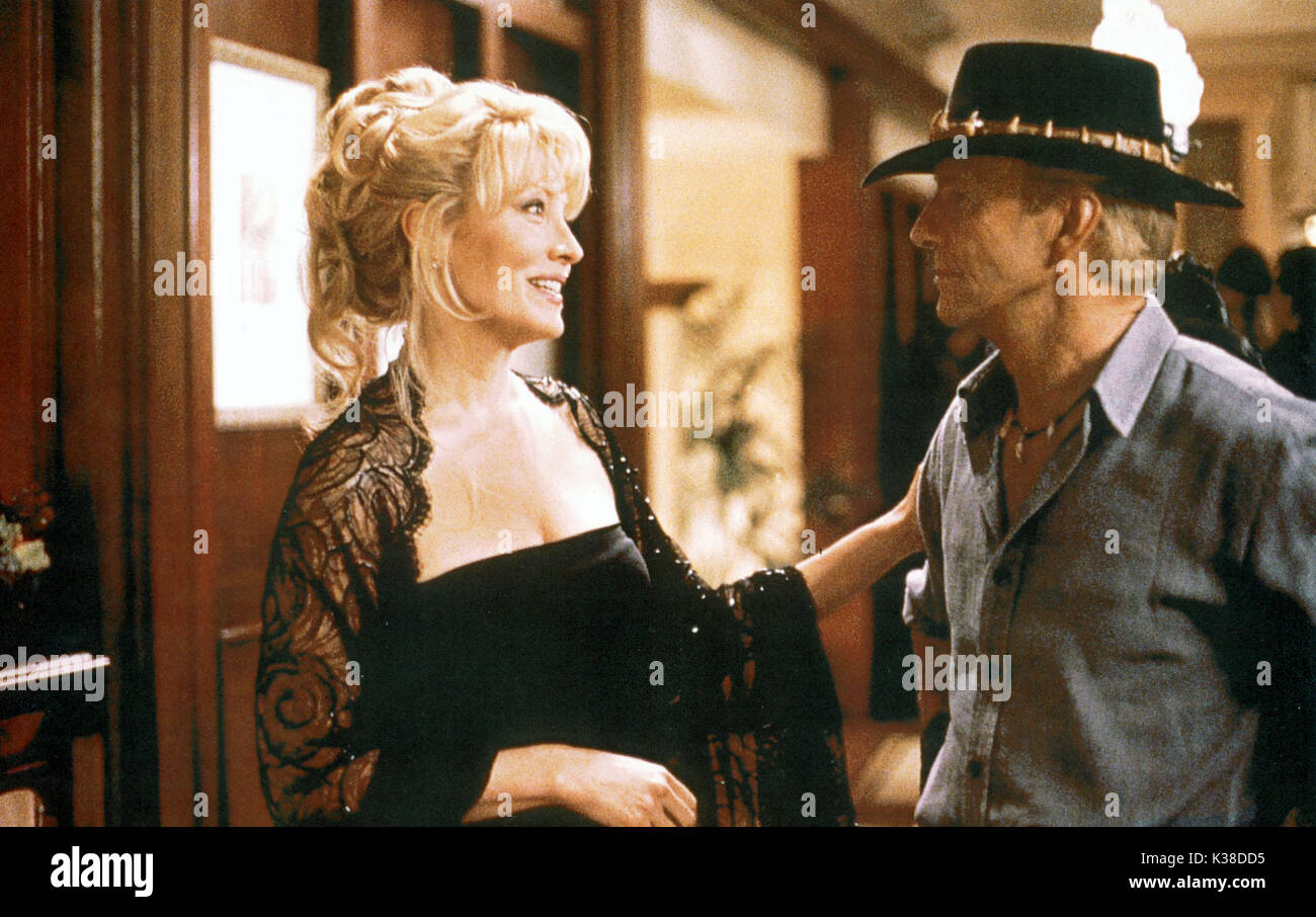 CROCODILE DUNDEE IN LOS ANGELES PAUL HOGAN LINDA KOZLOWSKI, Datum: 2001 Stockfoto