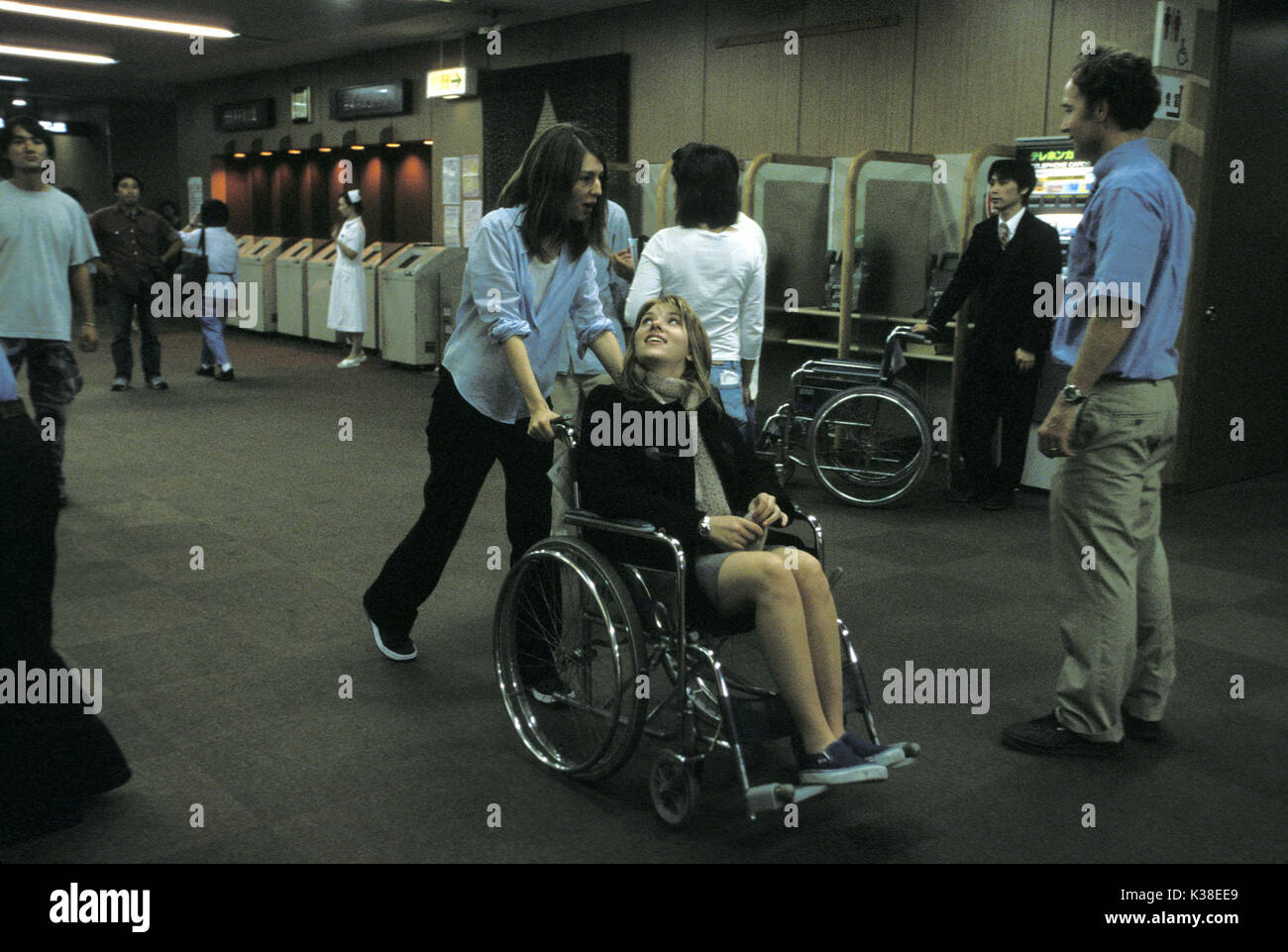 LOST IN TRANSLATION REGIE: Sofia Coppola MIT SCARLETT JOHANSSON FILM Industrie/Produktion Schüsse 2000 s FILM VON AMERICAN ZOETROPE Datum: 2003 Stockfoto