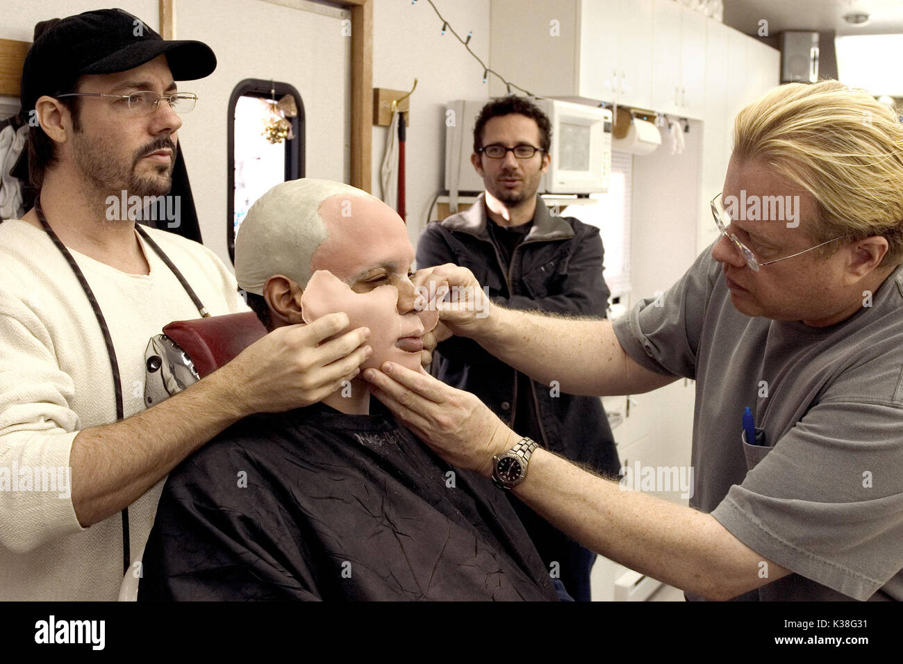 WHITE CHICKS Marlon Wayans Regie: KEENAN IVORY WAYANS FILM Industrie/Produktion Schüsse 2000 s MAKE-UP-Künstler, Prothetik Datum: 2004 Stockfoto