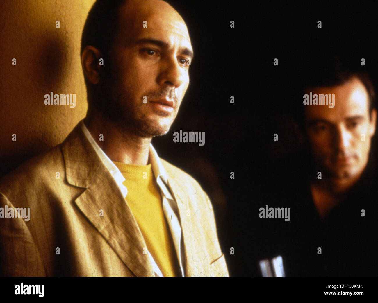 HABLE CON ELLA aka Internationaler Englischer Titel sprechen Sie mit ihr Dario Grandinetti, links Datum: 2002 Stockfoto