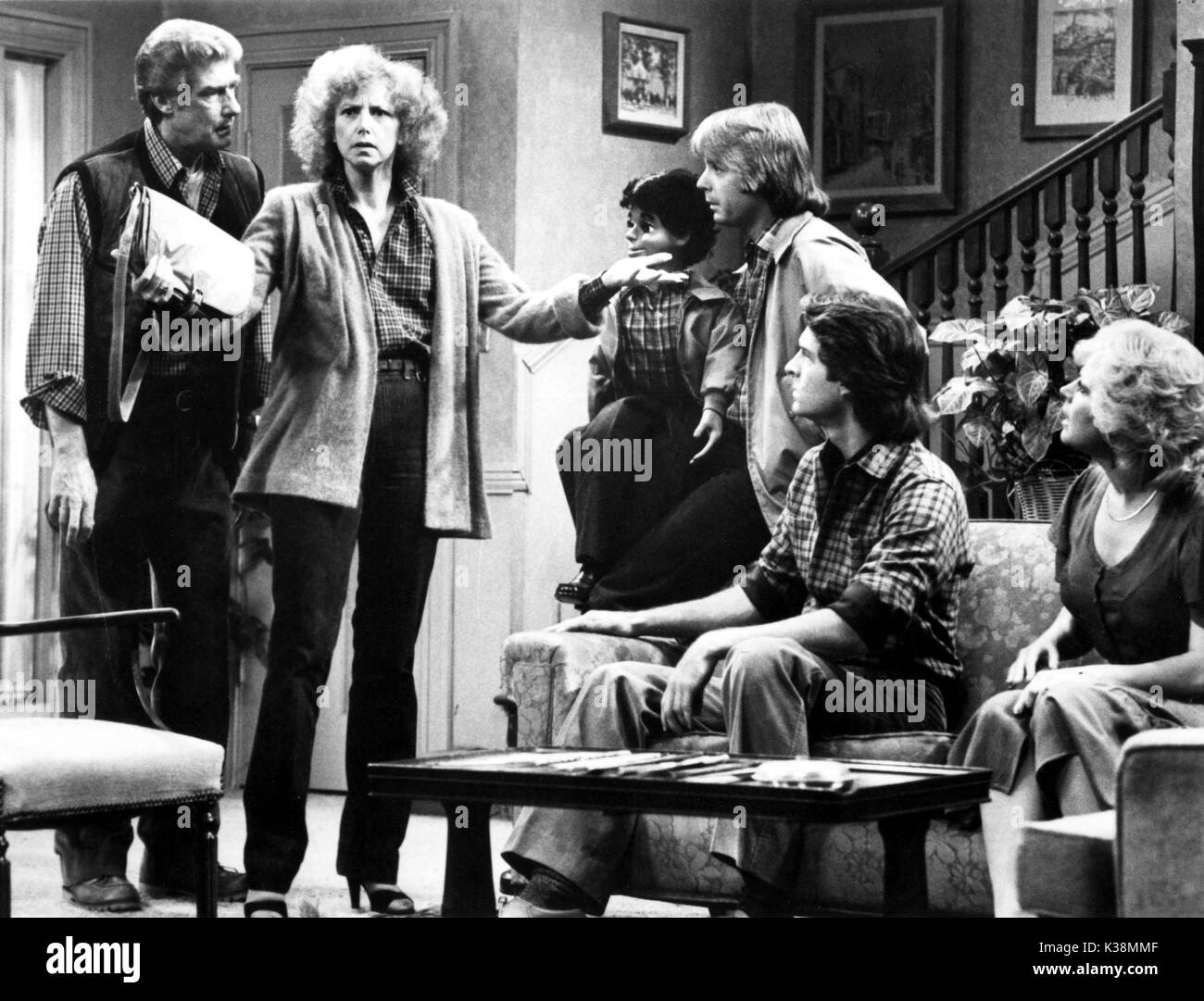 Seife: Richard Mulligan, CATHRYN DAMON, JAY JOHNSON, TED WASS, CANDICE AZZARA Stockfoto