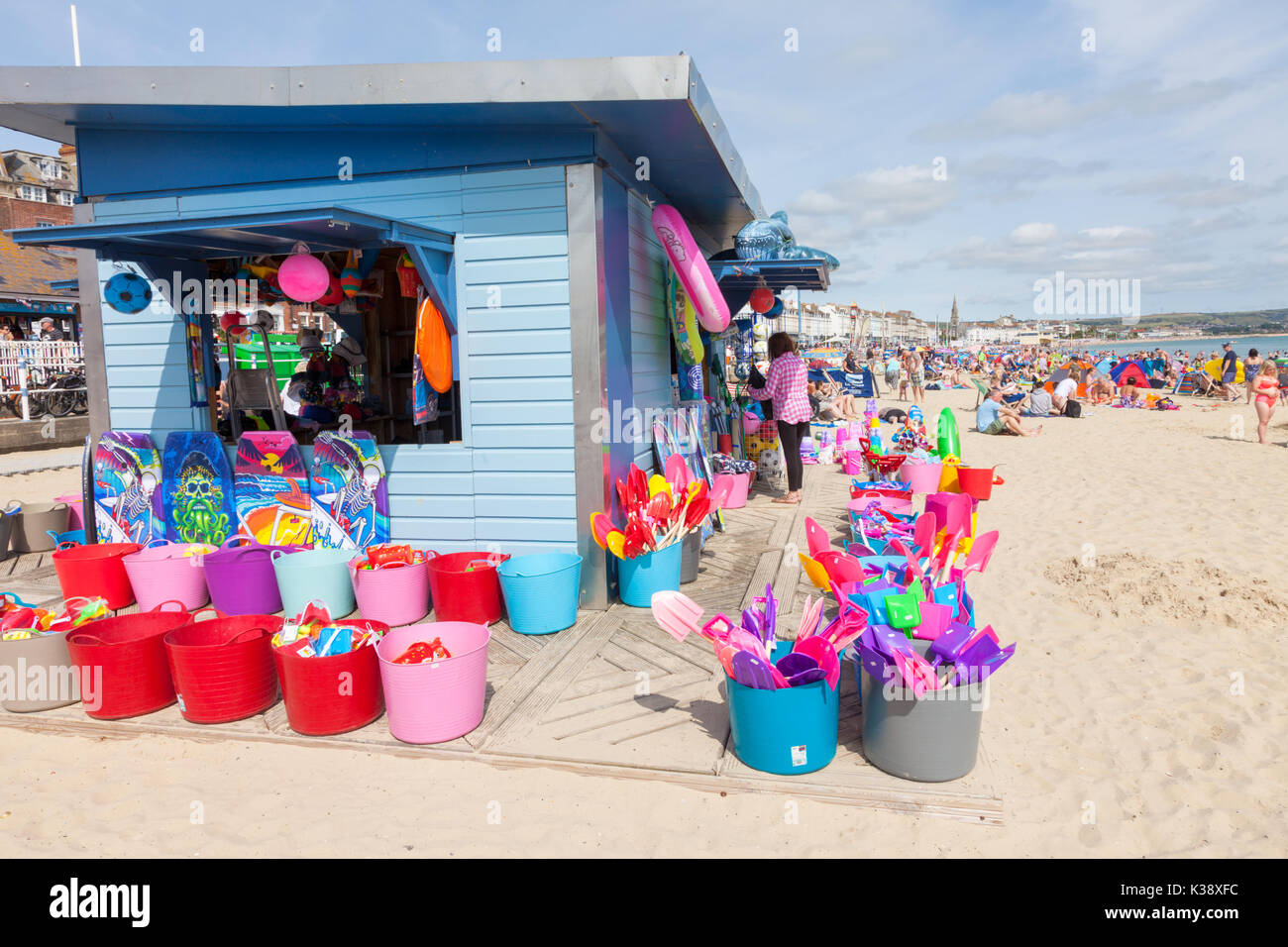 Traditionelle britische seaside' Schaufel und Spaten" Shop am Strand von Weymouth, Dorset UK Stockfoto