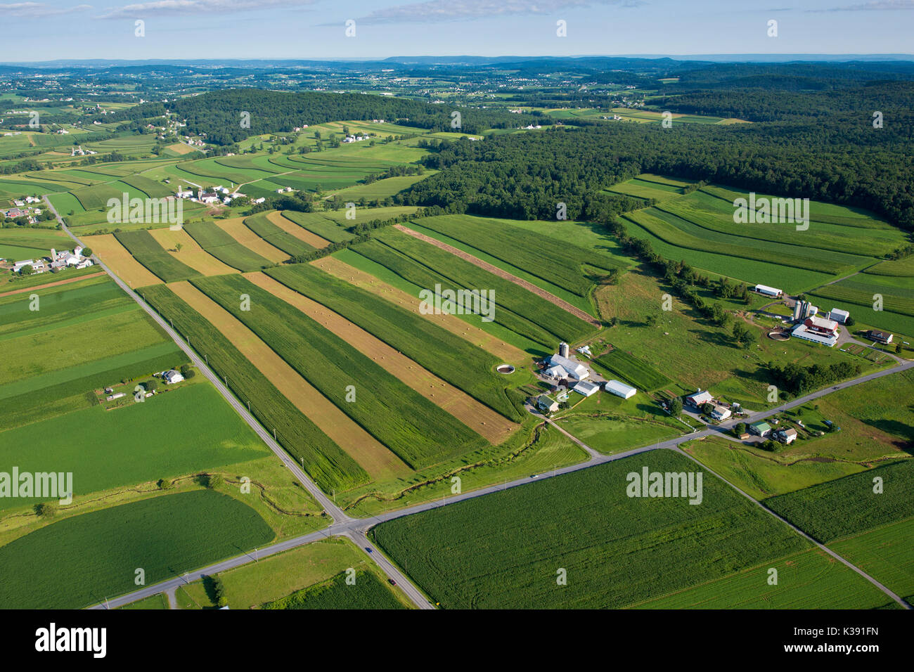 2016 ERHALTUNG FÜRSPRECHER PREISGEKRÖNTE FARM MIT KONTURIERTEN FELDER Zusammen hang, NARVON PENNSYLVANIA Stockfoto