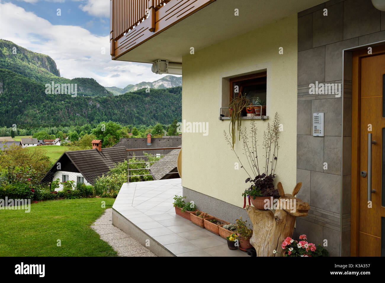 Moderne alpine Haus Architektur in bergigen Region Gorenjska in Selo Dorf in Bled Slowenien Europa Stockfoto