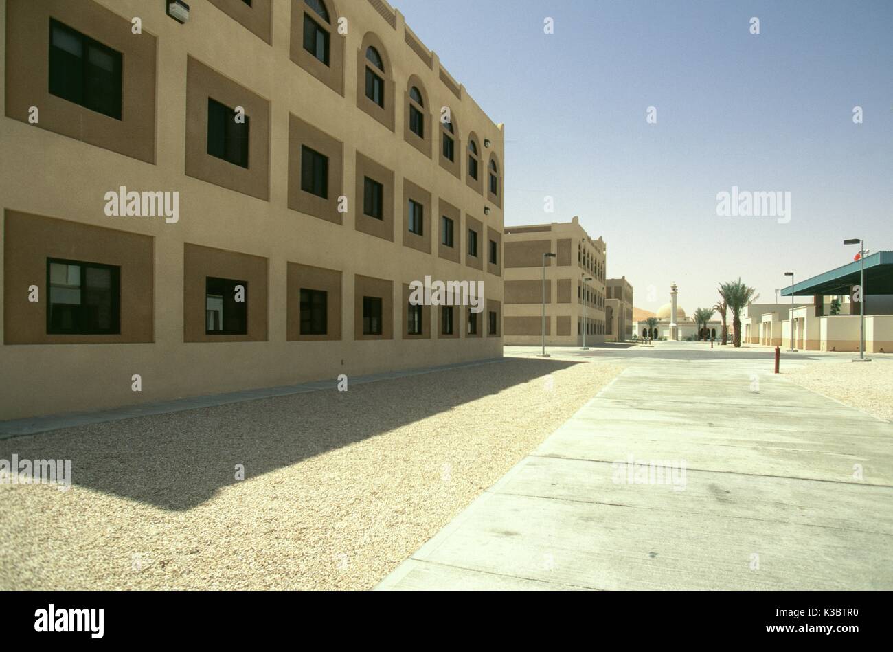 Rub Al-Khali Wüste, Leere Viertel, Saudi-Arabien, In der Mitte der gigantischen Dünen der Leere Viertel, wo Saudi Aramco die Shaybah Ölfeld mit großen Gas öl Luftzerlegungsanlage entwickelt hat, ist die Wohn- und administrativen favilities. Stockfoto