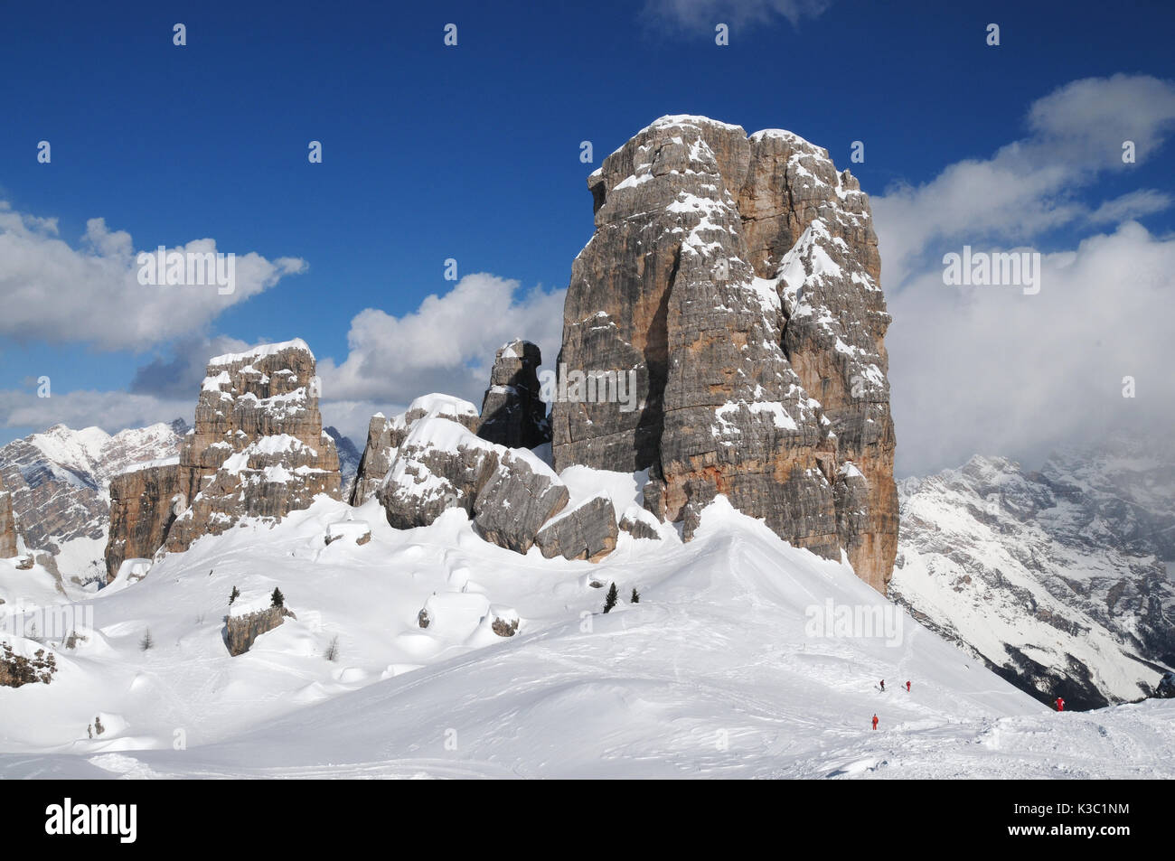 5-torri-gruppe-fotos-und-bildmaterial-in-hoher-aufl-sung-alamy