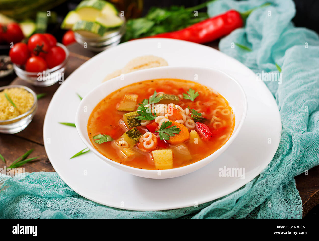 Ein Geschirr Stockfotos und -bilder Kaufen - Alamy