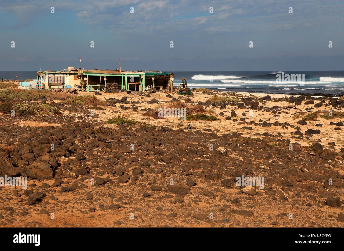 Strand Angeln shack Gebäude in der Nähe von Majanicho auf der Nordküste von Fuerteventura, Kanarische Inseln, Spanien Stockfoto
