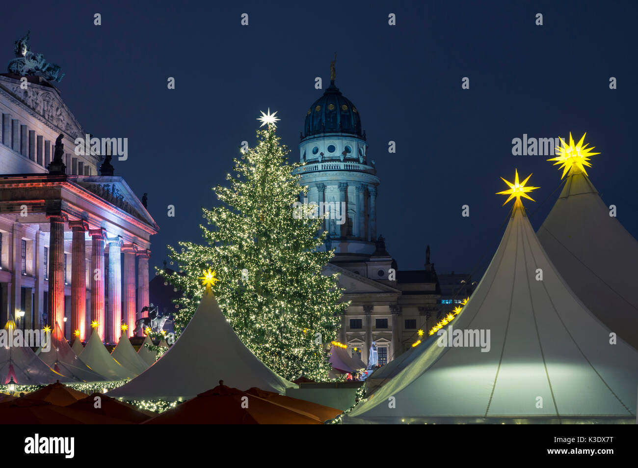 Traditionelle Weihnachtsmarkt in Berlin am Gendarmenmarkt, Deutschland, Stockfoto
