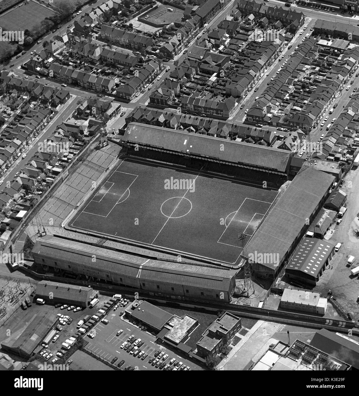 Luftaufnahme von Fratton Park die Heimat von Portsmouth Football Club, Portsmouth, Hampshire, England, UK-Foto am 13. Mai 1985 Stockfoto