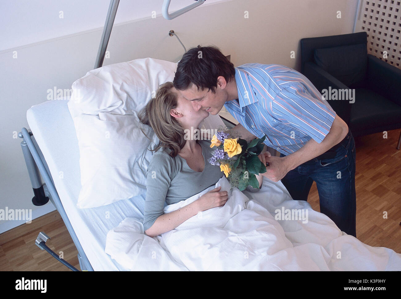 Frauenkrankenhaus krank Fotos und Bildmaterial in hoher Auflösung Alamy